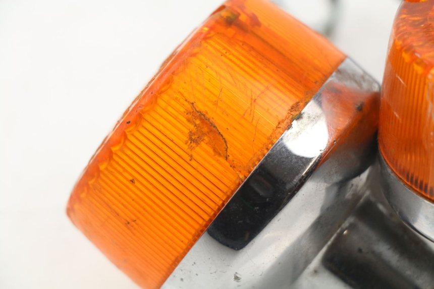 photo de CLIGNOTANT ARRIERE HONDA CG 125 (1996 - 1998) - Gros plan technique