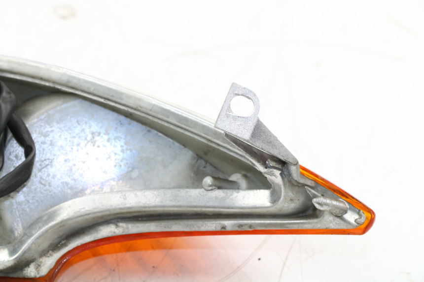 photo de CLIGNOTANT ARRIERE DROIT HONDA XLV VARADERO 125 (2000 - 2006)