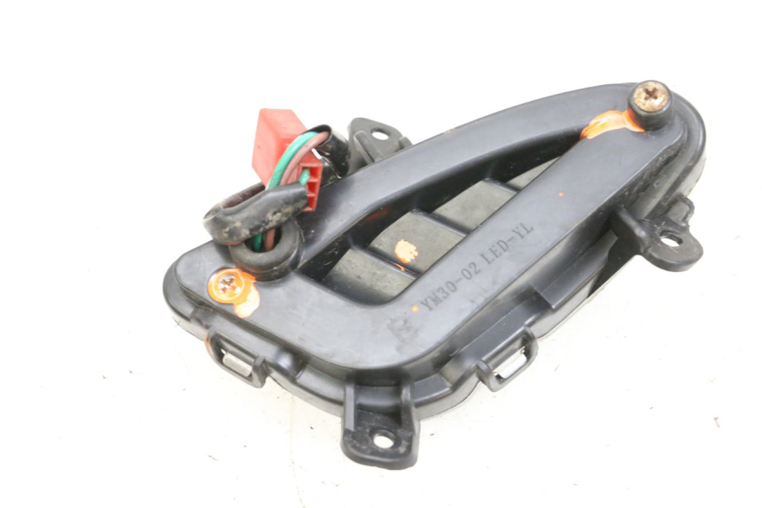 photo de CLIGNOTANT ARRIERE DROIT JM MOTORS OLDIES GT 4T 50 (2018 - 2025) - Autre angle de vue