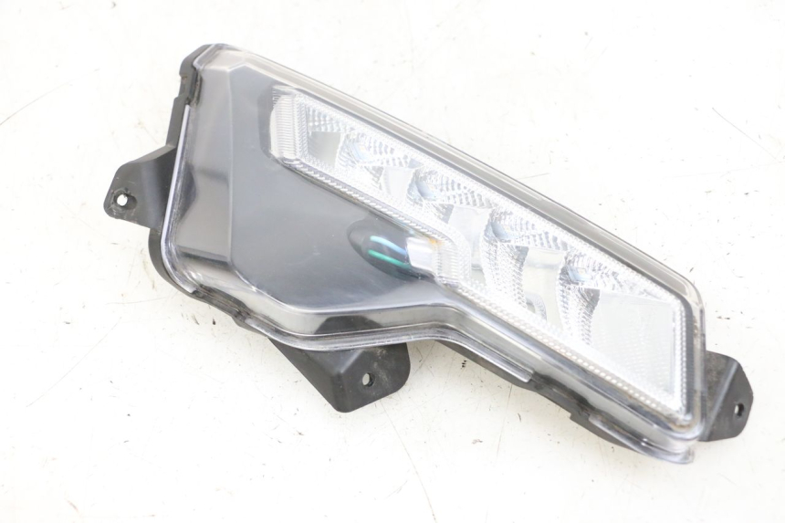 photo de CLIGNOTANT ARRIERE DROIT EFUN PUSA 1 - Marquages et références