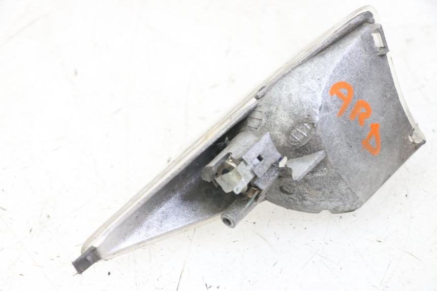 photo de CLIGNOTANT ARRIERE DROIT PEUGEOT SPEEDFIGHT 2 LC 50 (2000 - 2009)