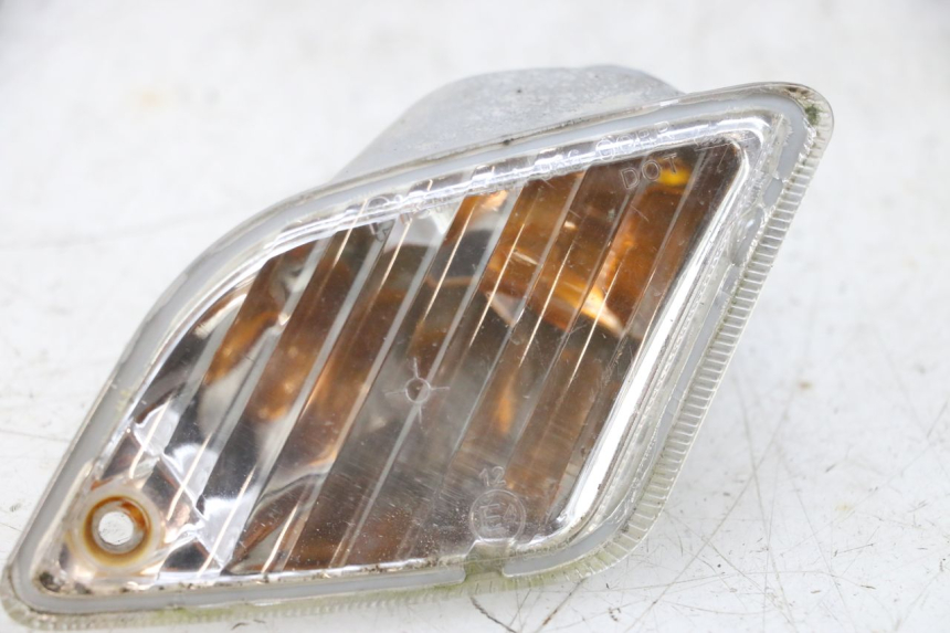 photo de CLIGNOTANT ARRIERE DROIT PIAGGIO VESPA GTS SUPER IE 125 (2009 - 2016) - Détail de la pièce