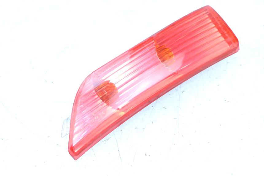 photo de CLIGNOTANT ARRIERE DROIT PIAGGIO X8 125 (2004 - 2007) - Vue d’ensemble