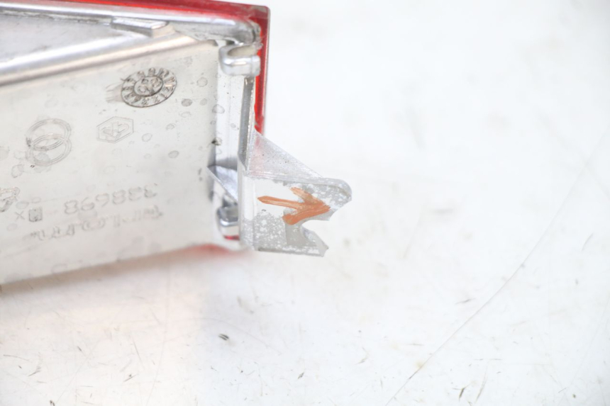 photo de CLIGNOTANT ARRIERE DROIT PIAGGIO XEVO - X EVO 125 (2007 - 2017) - Pièce contrôlée