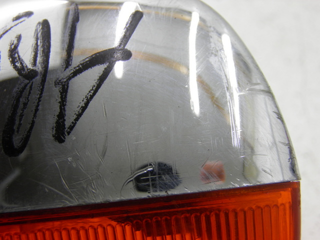 photo de CLIGNOTANT ARRIERE DROIT YAMAHA YBR CUSTOM 125 (2008 - 2010) - Gros plan technique