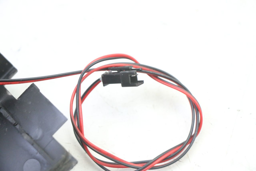 photo de CLIGNOTANT ARRIERE GAUCHE URBANGLIDE E-CROSS PRO 1