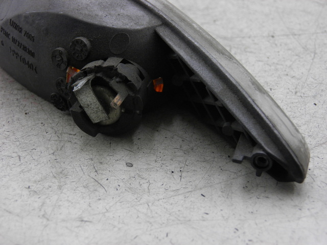 photo de CLIGNOTANT ARRIERE GAUCHE PEUGEOT ELYSEO 125 (1999 - 2004)