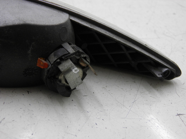 photo de CLIGNOTANT ARRIERE GAUCHE PEUGEOT ELYSTAR 50 (2002 - 2014)