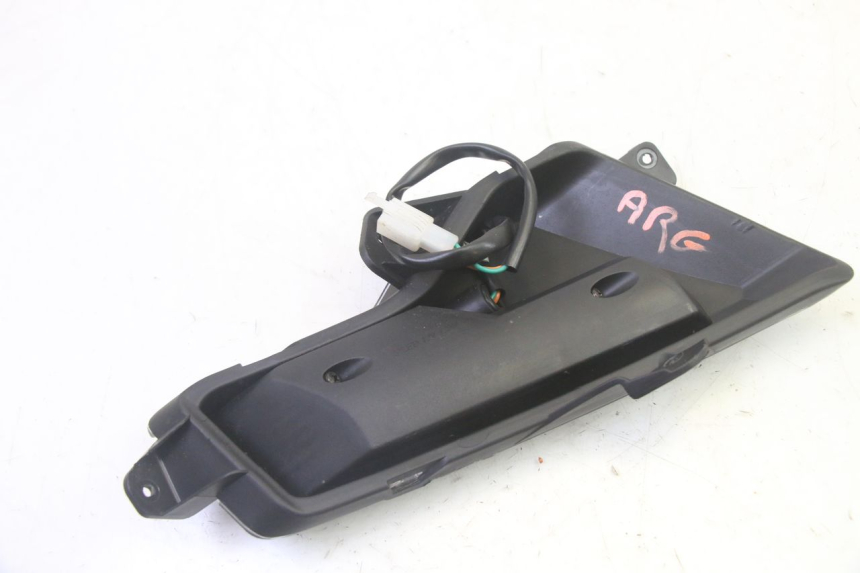 photo de CLIGNOTANT ARRIERE GAUCHE EFUN PUSA 1 - Gros plan technique