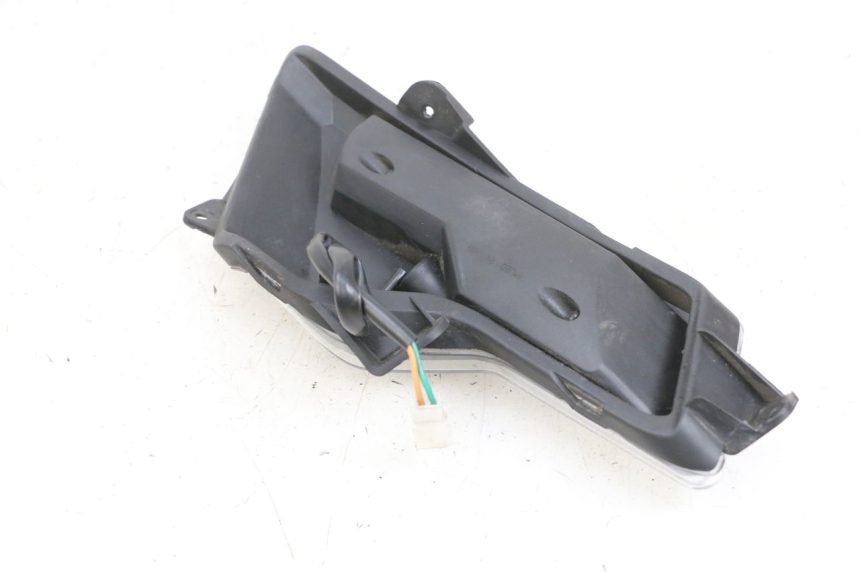 photo de CLIGNOTANT ARRIERE GAUCHE EFUN PUSA 1 - Autre angle de vue