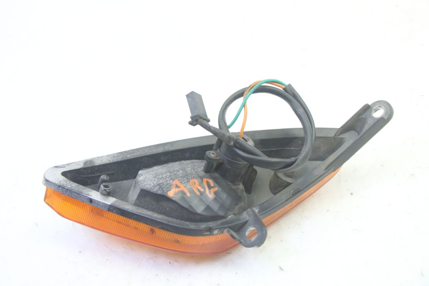 photo de CLIGNOTANT ARRIERE GAUCHE DAELIM S1 125 (2007 - 2016) - Gros plan technique