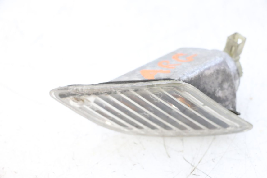 photo de CLIGNOTANT ARRIERE GAUCHE PIAGGIO VESPA GTS SUPER IE 125 (2009 - 2016) - Vue d’ensemble