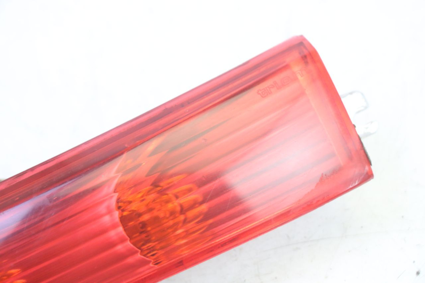 photo de CLIGNOTANT ARRIERE GAUCHE PIAGGIO X8 125 (2004 - 2007) - Zoom état d’usage