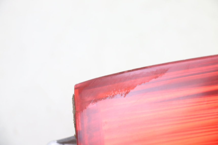 photo de CLIGNOTANT ARRIERE GAUCHE PIAGGIO X8 125 (2004 - 2007) - Gros plan technique