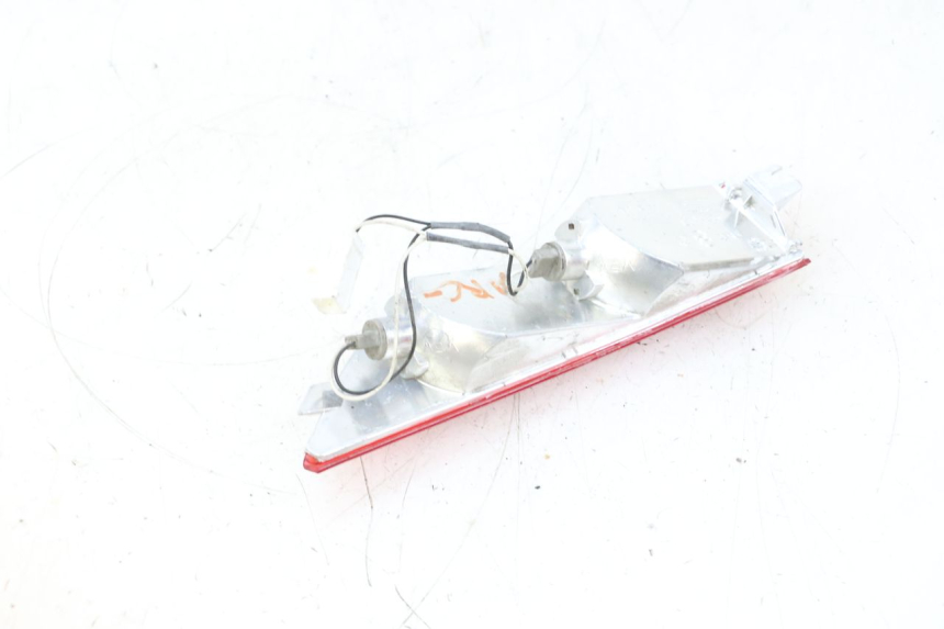 photo de CLIGNOTANT ARRIERE GAUCHE PIAGGIO X8 125 (2004 - 2007) - Points de fixation