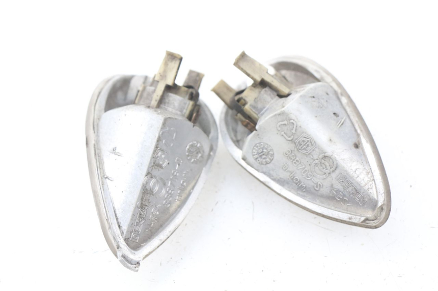 photo de CLIGNOTANT ARRIERE PIAGGIO LIBERTY 4T 50 (2004 - 2008) - Autre angle de vue