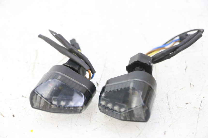 photo de CLIGNOTANT ARRIERE PIAGGIO MP3 HPE 310 (2024 - 2025)