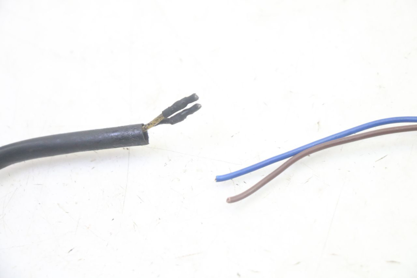 photo de CLIGNOTANT ARRIERE PIAGGIO MP3 500 (2016 - 2018) - Vue d’ensemble