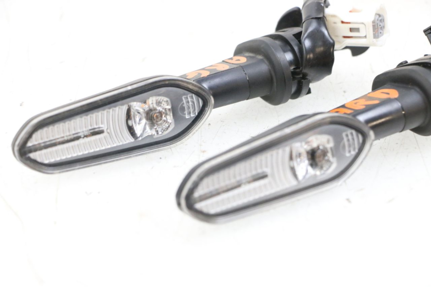 photo de CLIGNOTANT ARRIERE YAMAHA NEO'S CORE 1 (2022 - 2026) - Détail de la pièce