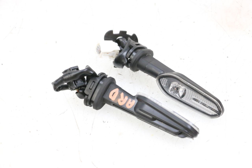 photo de CLIGNOTANT ARRIERE YAMAHA NEO'S CORE 1 (2022 - 2026) - Vue d’ensemble