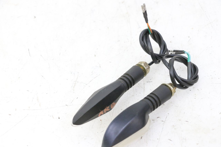 photo de CLIGNOTANT ARRIERE MAG POWER R-STREET 50 (2016 - 2025)