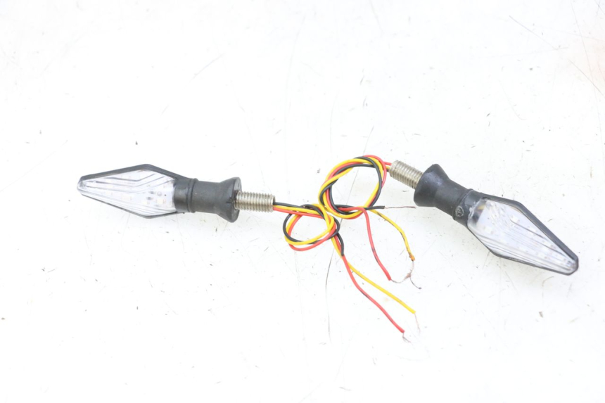 photo de CLIGNOTANT ARRIERE DERBI SENDA SM DRD X-TREME 50 (2011 - 2017)