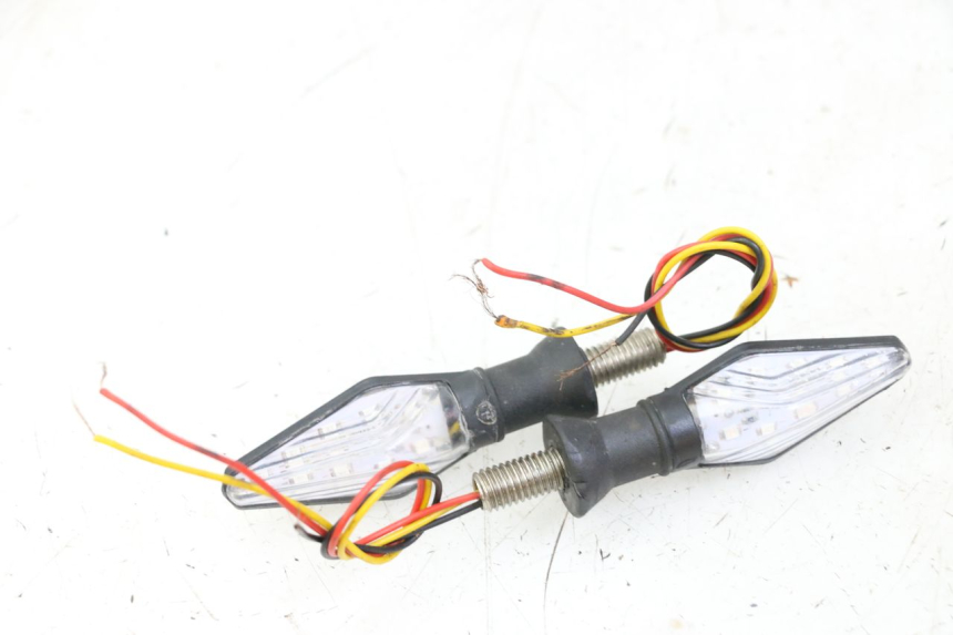 photo de CLIGNOTANT ARRIERE DERBI SENDA SM DRD X-TREME 50 (2011 - 2017)