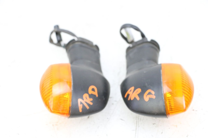 photo de CLIGNOTANT ARRIERE YAMAHA TDM ABS 900 (2002 - 2014) - Gros plan technique