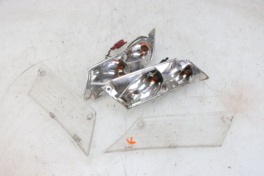 photo de CLIGNOTANT ARRIERE PIAGGIO ZIP 2T 50 (2009 - 2019) - Vue principale