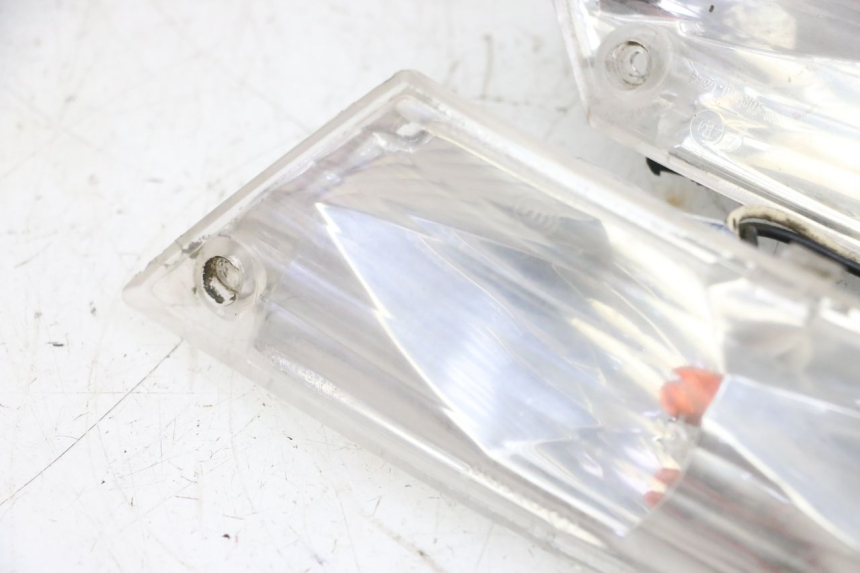 photo de CLIGNOTANT ARRIERE PIAGGIO ZIP 2T 50 (2009 - 2019) - État de surface