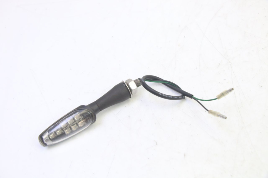 photo de CLIGNOTANT AVANT DROIT QUADRO 4 4D 350 (2015 - 2018)