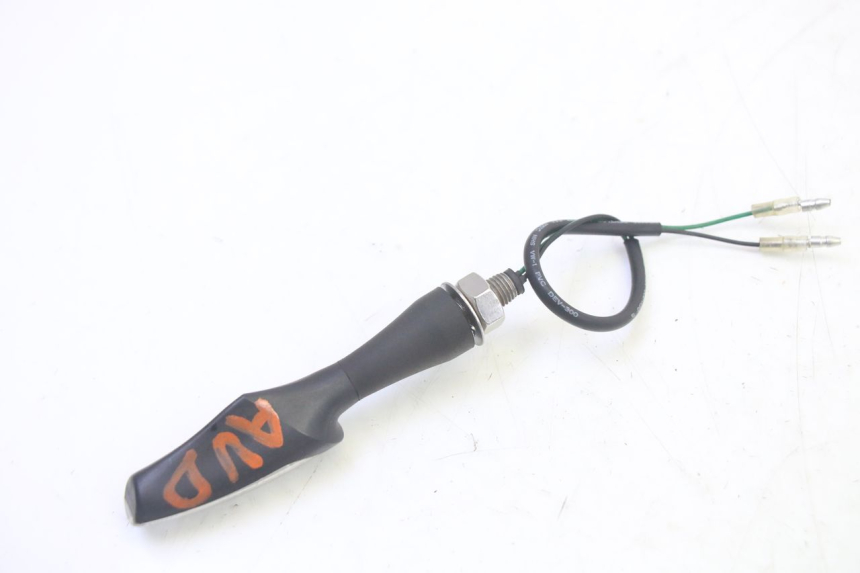 photo de CLIGNOTANT AVANT DROIT QUADRO 4 4D 350 (2015 - 2018)