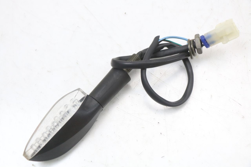 photo de CLIGNOTANT AVANT DROIT E-MAX 80L 1 (2011 - 2014)