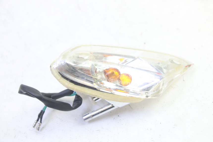 photo de CLIGNOTANT AVANT DROIT KYMCO AGILITY 4T 50 (2018 - 2022) - Gros plan technique