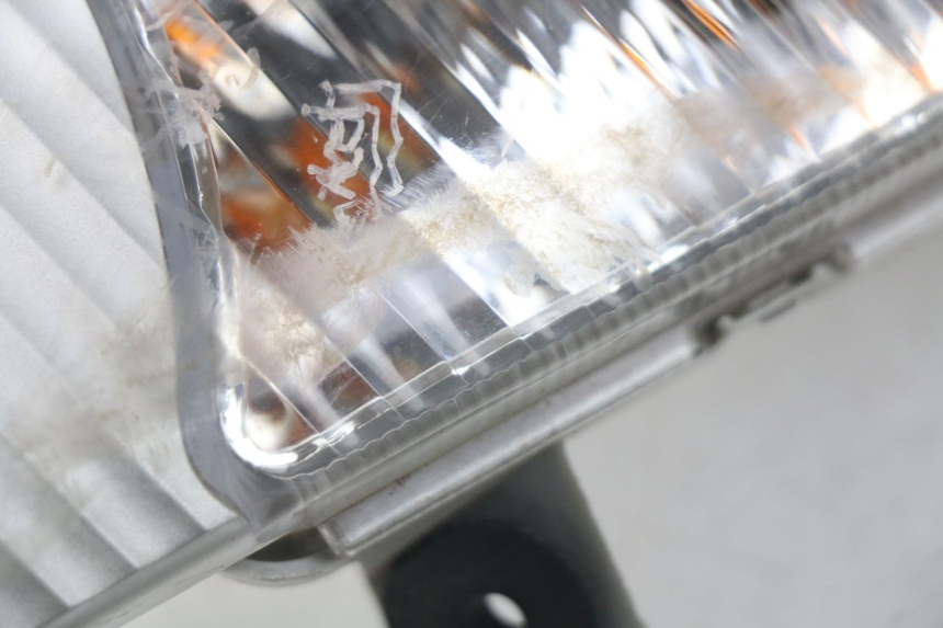 photo de CLIGNOTANT AVANT DROIT SUZUKI BURGMAN 125 (2007 - 2014)