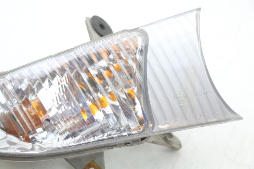 photo de CLIGNOTANT AVANT DROIT SUZUKI BURGMAN 125 (2007 - 2014)