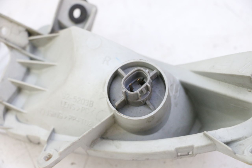 photo de CLIGNOTANT AVANT DROIT SUZUKI BURGMAN 125 (2007 - 2014)