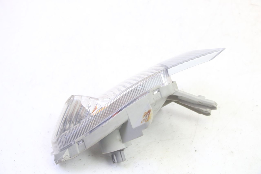 photo de CLIGNOTANT AVANT DROIT SUZUKI BURGMAN 125 (2007 - 2014) - Zoom état d’usage