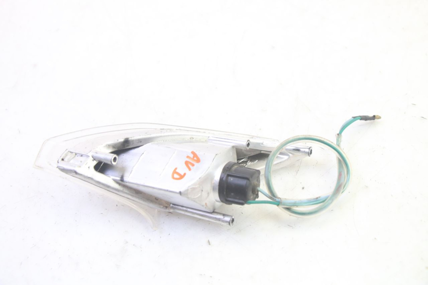 photo de CLIGNOTANT AVANT DROIT SYM CROX 4T 50 (2016 - 2023) - Gros plan technique