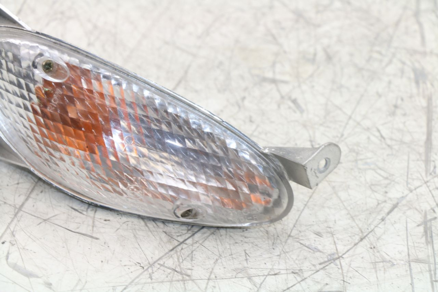 photo de CLIGNOTANT AVANT DROIT KYMCO SPACER 50 (1998 - 2009) - Autre angle de vue