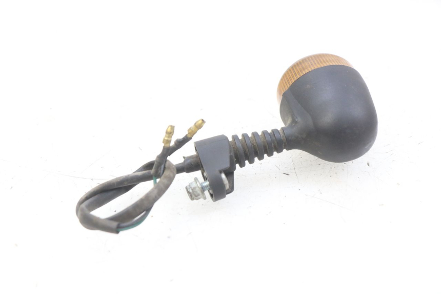 photo de CLIGNOTANT AVANT DROIT RIEJU MRT 50 (2009 - 2017) - Autre angle de vue