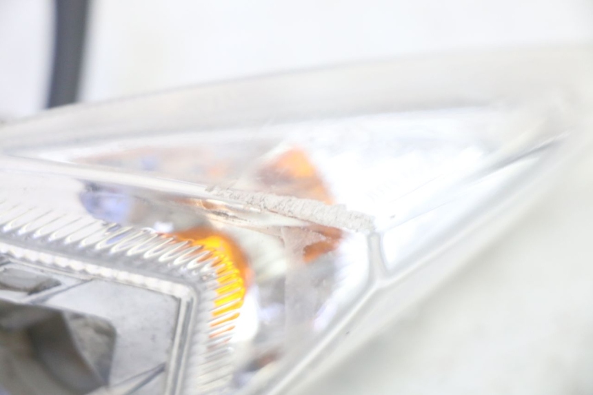 photo de CLIGNOTANT AVANT DROIT SYM ORBIT III 3 4T 50 (2021 - 2025) - Gros plan technique