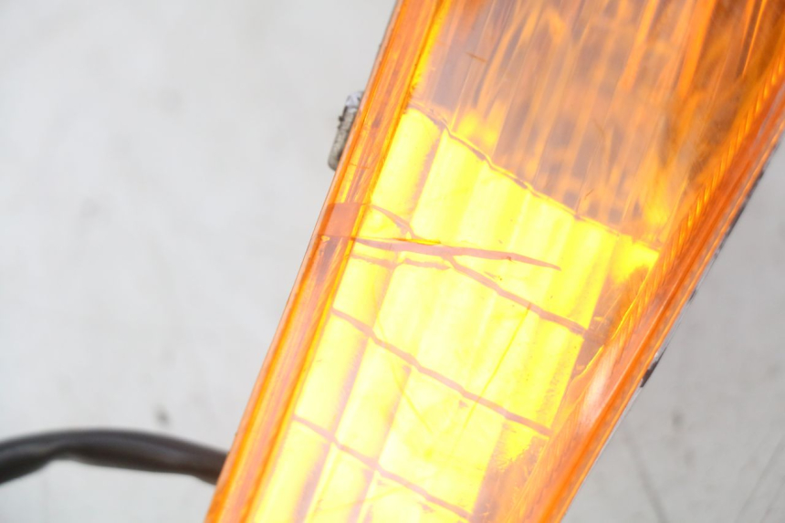 photo de CLIGNOTANT AVANT DROIT HONDA SCV LEAD 100 (2003 - 2007)