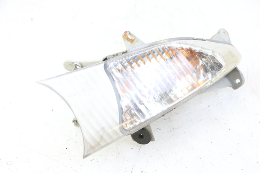 photo de CLIGNOTANT AVANT DROIT SUZUKI BURGMAN 125 (2007 - 2014)