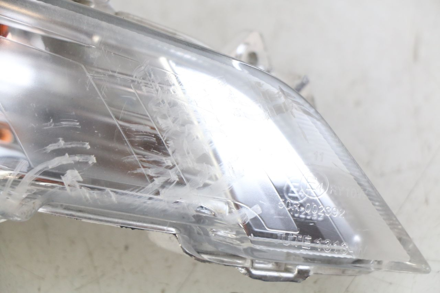 photo de CLIGNOTANT AVANT DROIT PEUGEOT TWEET 125 (2018 - 2021)