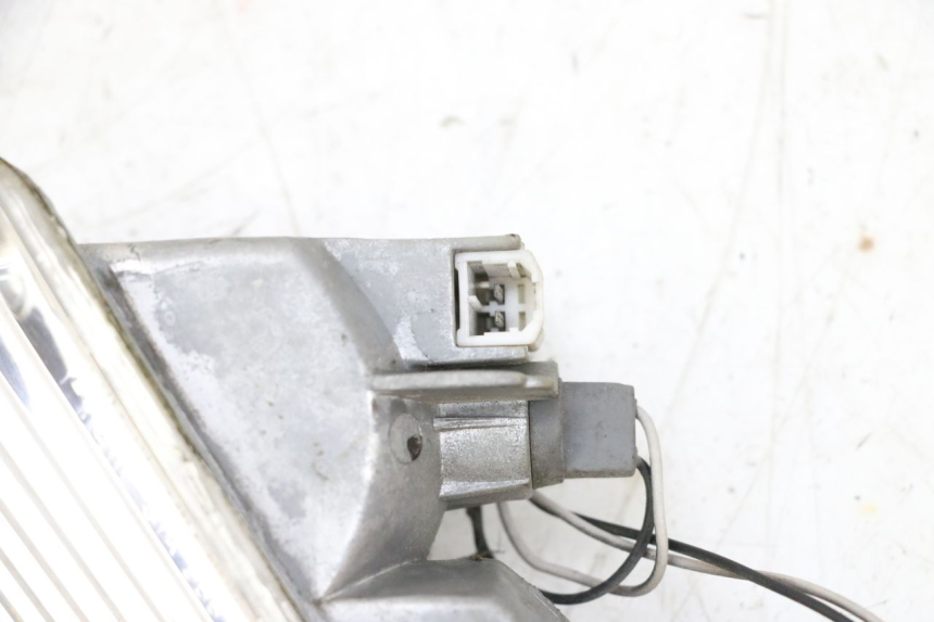 photo de CLIGNOTANT AVANT DROIT PIAGGIO VESPA GTS SUPER IE 125 (2009 - 2016) - Zoom état d’usage