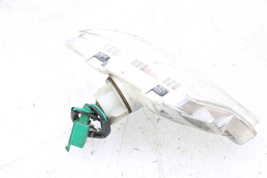 photo de CLIGNOTANT AVANT DROIT YAMAHA XMAX X-MAX 125 (2006 - 2009) - Points de fixation