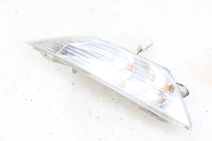 photo de CLIGNOTANT AVANT DROIT PIAGGIO X8 125 (2004 - 2007) - Vue principale