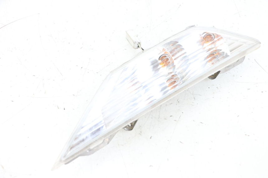 photo de CLIGNOTANT AVANT DROIT PIAGGIO X8 125 (2004 - 2007) - Zoom état d’usage