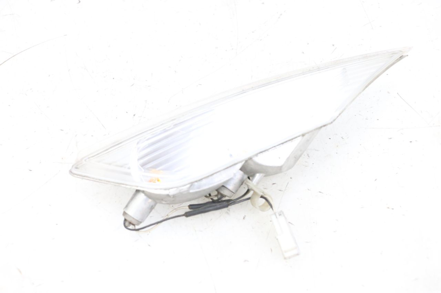 photo de CLIGNOTANT AVANT DROIT PIAGGIO X8 125 (2004 - 2007) - Marquages et références